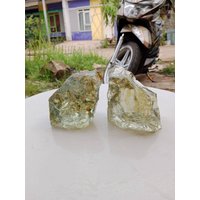 2 Stück 1205 Gr Raue Andara Kristall Einatomige Klare Faser Gelb Mit Bubble-Motiv Im Inneren von MingonCrystalShop