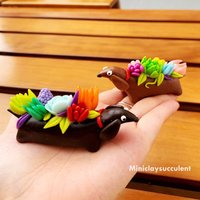 Ton Dackel Spielzeug, Hundeblumen Kunst, Geschenke Für Mutter, Handgemachtes Spielzeug Ornament, Hund Antik, Niedliches Tierspielzeug Ton Dackel Spielzeug, Hundeblumen Kunst, Geschenke Für Mutter, Handgemachtes Spielzeug Ornament, Hund Antik, Niedliches Tierspielzeug von MiniClaySucculent