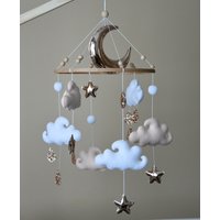 Baby Mobile Weiß, Creme Rosa Wolken, Bronze Sterne Mond Und Regentropfen, Mädchen Kinderzimmer Wolken Babybett Filz von MiniDreamsDecor