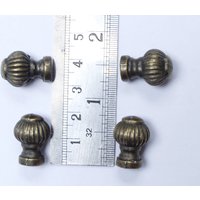 Durchm. 14 X 19 Mm - 4 Stück Vinatge Schubladenknäufe Türknäufe Schrankknäufe, Schubladenknäufe, Puppenhausknäufe, Miniaturknäufe von MiniHands