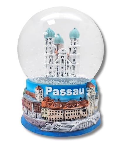 Souvenir Schneekugel Passau | Dom Rathaus Burg Veste Oberhaus Donauschiff | Deutschland Reiseandenken | B: 65mm H: 85mm / Schüttelkugel | Mitbringsel | 30082 von Minium Collection