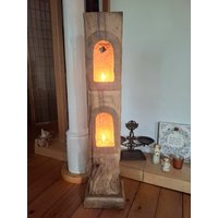 Stehlampe Windlicht Laterne Eichenbalken Lampe Holzbalken Dekosäule Fachwerk Kerzen Balkenlampe Holzlampe Design Skulptur Stele Stehlampe Windlicht Laterne Eichenbalken Lampe Holzbalken Dekosäule Fachwerk Kerzen Balkenlampe Holzlampe Design Skulptur Stele von MinnekenhusDesign