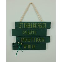 Weihnachten "Peace On Earth' Holzschild - Weihnachtsdeko Weihnachtsdekoration Festlicher Aufhänger Weihnachtsschild von MinnikinsDesigns