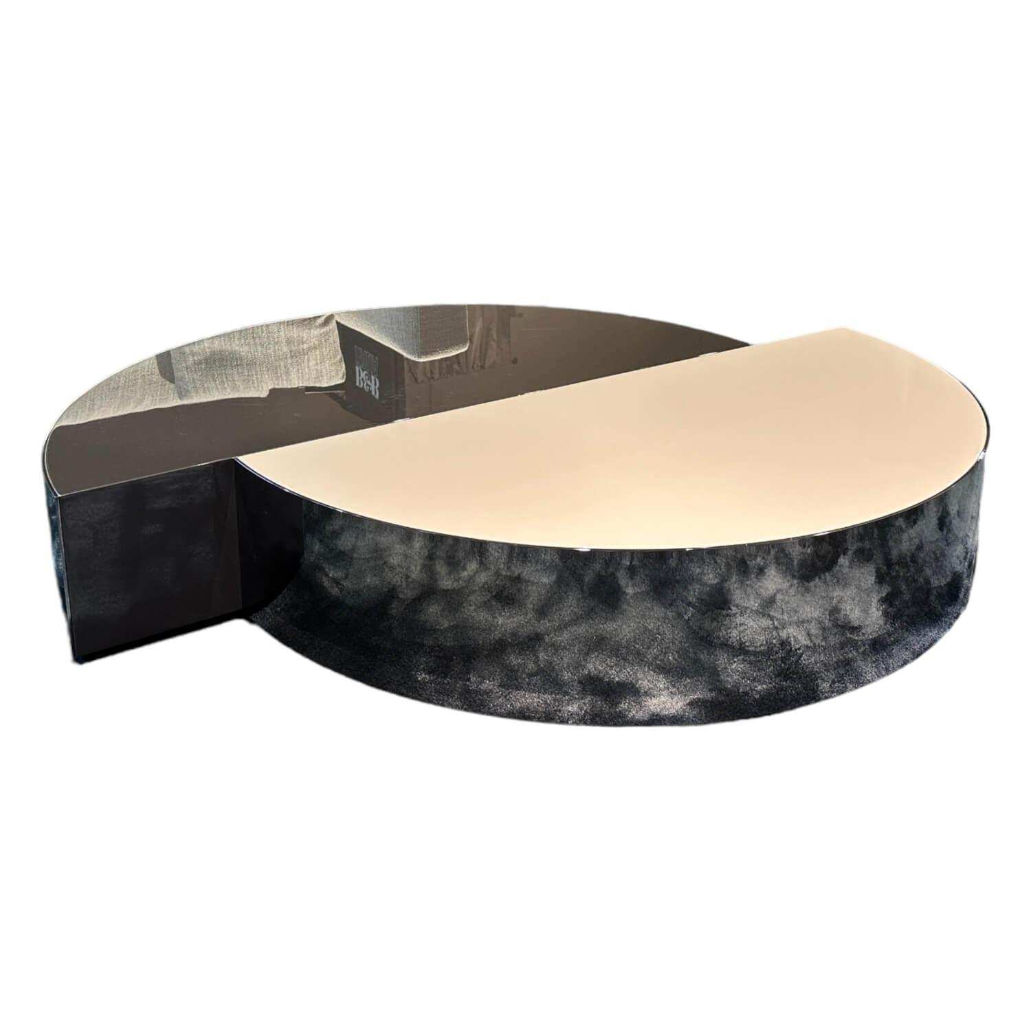 Couchtisch Shields L.Sand Peltro Geformtes MDF Stahlblech mit glänzendem Black-N... von Minotti