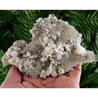 Bergkristall Mit Calcit Und Chalcopyrit, Kristall, Mineral, Naturkristall von Minterest