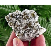 Quarz Mit Edelstein Sphalerit | Heilkristall Kristall Chalcopyrit Quarzstein Grüner Kristalle von Minterest