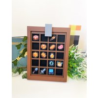 Brust Pins Display von MinukoShop