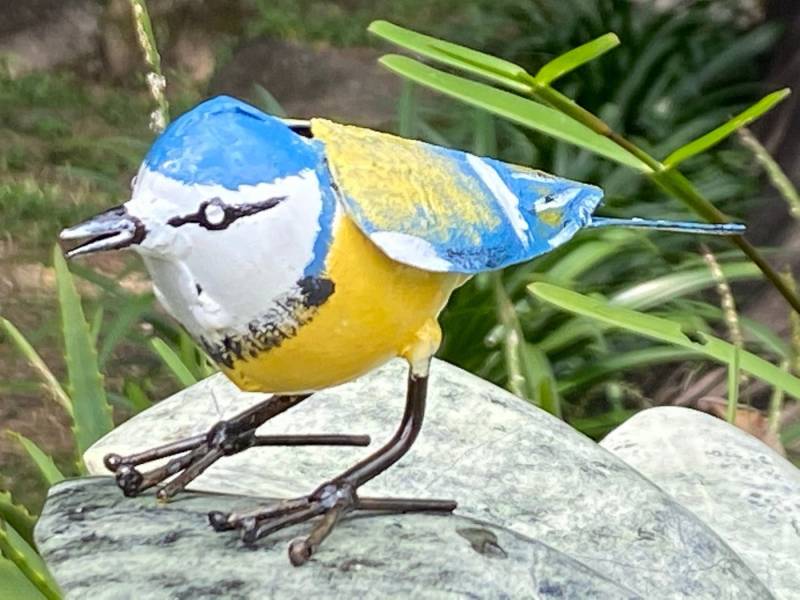 Mio Moyo Gartenfigur Blaumeise, Dekoration für Haus und Garten aus Metall, Gartendeko, Blumen, Vögel von Mio Moyo