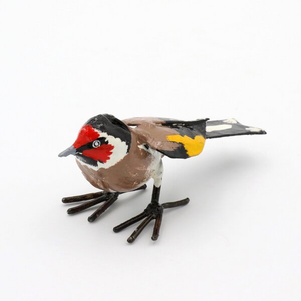 Mio Moyo Stieglitz - Vogel aus Recycling-Metall zur Gartendekoration von Mio Moyo