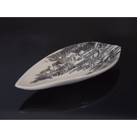 Servierschale, Schwarz-Weiß-Keramik von MiriOfekCeramics