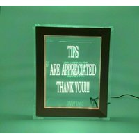 Fantastisch Einzigartiges Eye Catching Tip Box Raffle Fund Raiser Spendenglas Personalisiertes Graviertes Led 16 Farben Wechseln 18 cm B X 8, 5 H von MirrorManiaDesigns