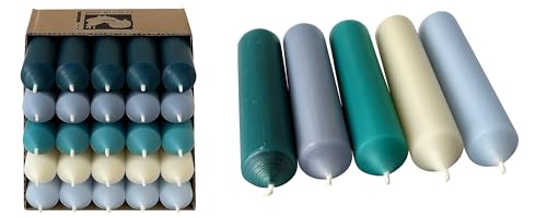 Kurze Stabkerzen in Blau 10 cm Ø 2,2 cm – 25er Set Blautöne Mix – durchgefärbt – Made in Germany – 4h Brenndauer – Deko Kerzen Hochzeit, Party, Weihnachten, Vintage - Tafelkerzen (Set 3) von Miss Lovely