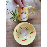 Handbemalte Hasenschale & Becher-Set | Kaninchen Schüssel Und Becher Ostertasse Frühstücksschale von MissPottsDesigns