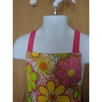 Kinderschürze Aus Stoff Mit Blumenmuster von MissSewanSew