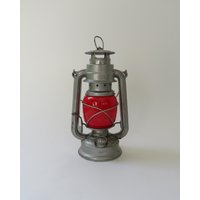 Vintage Bat Petroleumlampe Gdr No 158 Glas Metall Sturmlaterne Rot von MissTellGeschenke
