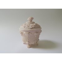 Vintage Opalin Pressglas Dose/Pralinendose Frankreich Bonbondose Rosa Deckeldose Schmuckdose Zart Rosa Vintage Opalin Pressglas Dose/Pralinendose Frankreich Bonbondose Rosa Deckeldose Schmuckdose Zart Rosa von MissTellGeschenke