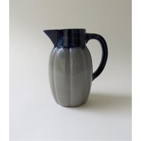 Vintage Steingut Weinkrug/Wasserkrug 400Ml Krug Getränkekrug Steinzeug Grau Blau von MissTellGeschenke