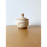 steingut Keramik Mit Deckel, Jar, Beige Jar von MissVintageBox