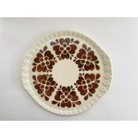 Vintage Spritzdekor Keramik Kuchenplatte, Tortenplatte Veb Torgau Vintage Spritzdekor Keramik Kuchenplatte, Tortenplatte Veb Torgau von MissVintageGermany