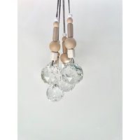 Suncatcher/Sonnenfänger | Beige Weiß Glaskristall Und Keramikperlen Lichtfänger von MissWildhorse