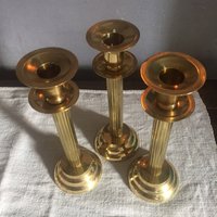 Messing Kerzenständer Set Von 3 Jahrgang Der 1980Er Jahre Patina Kerzenleuchter Home Decor Made in Indien Geriffelt von MissingHeirloom