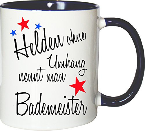 Mister Merchandise Becher Tasse Helden ohne Umhang nennt Man Bademeister Kaffee Kaffeetasse liebevoll Bedruckt Beruf Job Geschenk Weiß-Blau von Mister Merchandise