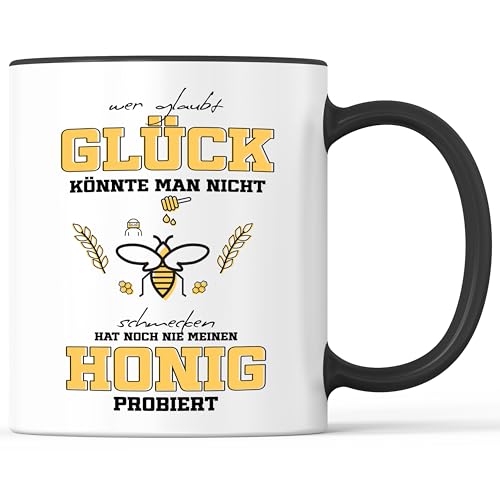 Tasse mit Spruch Honig Glück Becher Imker Imkerin Bienenzucht Bienzüchter - lustiges Geschenk - Kaffeebecher als Geschenkidee - Kaffeetasse 330ml - Weiss-Schwarz Tasse mit Spruch Honig Glück Becher Imker Imkerin Bienenzucht Bienzüchter - lustiges Geschenk - Kaffeebecher als Geschenkidee - Kaffeetasse 330ml - Weiss-Schwarz von Mister Merchandise