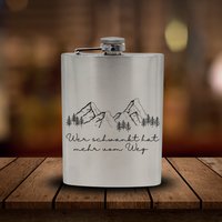 Wer Schwankt Hat Mehr Vom Weg Flachmann Geschenkset | Berge Alpen Wandern Edelstahl-Trinkflasche Geschenkidee Wer Schwankt Hat Mehr Vom Weg Flachmann Geschenkset | Berge Alpen Wandern Edelstahl-Trinkflasche Geschenkidee von MitHerzenManufaktur