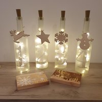 Toller Adventskranz Aus Adventsflaschen Und Led-Lichtern | Adventsgesteck Adventdeko Flaschenlicht Weihnachtliche Dekoration Advent von MitbringselWerkstatt