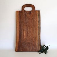 Schneidebrett Groß 55 cm | Charcuteriebrett Massives Servierbrett Mit Griff Käseplatte Küchenbrett Aus Holz Schneidebrett Groß 55 cm | Charcuteriebrett Massives Servierbrett Mit Griff Käseplatte Küchenbrett Aus Holz von MiyuniqAuthentics