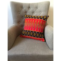 Rot Gelb Stammes-Cushion Cover Zig Zag Chevron Pattern von MizBizCushions