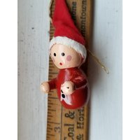 Jahrgang Weihnachten Weihnachtsmann Ornamente Aus Holz Winzige 1950 Von Hand Bemalt Jahrgang Weihnachten Weihnachtsmann Ornamente Aus Holz Winzige 1950 Von Hand Bemalt von MjMirage