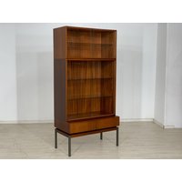70Er Jahre Anrichte Vitrine Geschirrschrank Wohnzimmerschrank Schrank Vintage von MobiliarBerlin