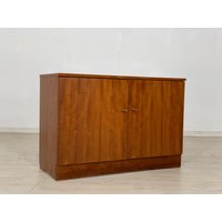70Er Jahre Kommode Anrichte Wohnzimmerschrank Schrank Vintage von MobiliarBerlin