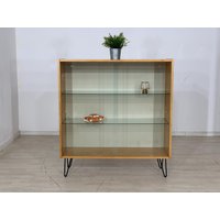 Hellerau Vitrine Anrichte Regal Wohnzimmerschrank Schrank Vintage Showcase von MobiliarBerlin