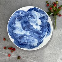 Handbemalter Teller Mit Original Modernem Abstraktem Muster, Delfter Blau Und Weiß von ModernBluePorcelain