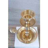 Messing-Kerzenhalter, Kerzenhalter in 2 Größen, Aus Massivem Messing Mit Griff, Vintage von ModernRelicVintage