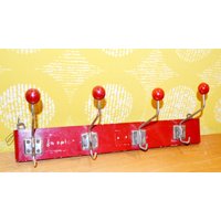 50Er Jahre Vintage Hakenleiste/Garderobe Rot Retro Mid Century Rockabilly Shabby Chic Landhausstil Fifties von ModernVintageProjekt