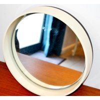 Schöner Vintage Wandspiegel 70Er Jahre Weiß 30cm Mirror Mid Century Retro Shabby Chic Landhaus Space Age Schöner Vintage Wandspiegel 70Er Jahre Weiß 30cm Mirror Mid Century Retro Shabby Chic Landhaus Space Age von ModernVintageProjekt