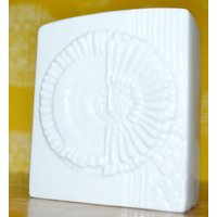 Vintage Bisquit Vase Von Ak Kaiser Weiß 70Er Jahre Retro Mid Century Wgk Wgp von ModernVintageProjekt