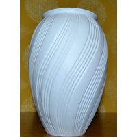 Vintage Bisquit Vase Von Ak Kaiser Weiß 70Er Jahre Retro Mid Century Wgk Wgp von ModernVintageProjekt