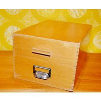 Vintage Büro Karteikasten Holz Braun 50Er Jahre Retro Mid Century Shabby Chic Landhausstil Vintage Büro Karteikasten Holz Braun 50Er Jahre Retro Mid Century Shabby Chic Landhausstil von ModernVintageProjekt