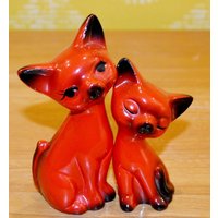 Vintage Katzen Keramik Figuren Pärchen Rot/Schwarz 70Er Jahre Design Klassiker Retro Mid Century Shabby Chic Landhausstil von ModernVintageProjekt