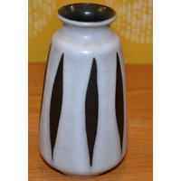 Vintage Keramik Vase Schwarz /Weiß 50Er Jahre Modell 4301 /00 Rockabilly Retro Mid Century Fifties Wgk Vintage Keramik Vase Schwarz /Weiß 50Er Jahre Modell 4301 /00 Rockabilly Retro Mid Century Fifties Wgk von ModernVintageProjekt