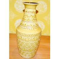 Vintage Keramik Vase Von Bay Modell 696/30 Gelb Aus Den 70Er Jahren Mid Century Shabby Chic Landhausstil von ModernVintageProjekt