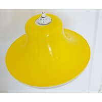 Vintage Kunststoff Hängelampe Gelb/Weiß 70Er Jahre Space Age Retro, Seventies, Mid Century Lamb von ModernVintageProjekt