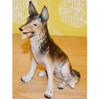 Vintage Porzellan Figur/Hund 50Er Jahre Schäferhund Dog Fifties Retro Mid Century Shabby Chic Landhausstil Wirtschaftswunder Rockabilly Vintage Porzellan Figur/Hund 50Er Jahre Schäferhund Dog Fifties Retro Mid Century Shabby Chic Landhausstil Wirtschaftswunder Rockabilly von ModernVintageProjekt