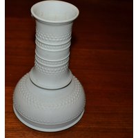 Vintage Vase Von Eschenbach Bisquit Porzellan German Pottery Weiß Space Age Design Vintage Vase Von Eschenbach Bisquit Porzellan German Pottery Weiß Space Age Design von ModernVintageProjekt