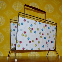 Vintage Zeitungständer 50Er Jahre Rockabilly Fifties Retro Mid Century Rockabella von ModernVintageProjekt
