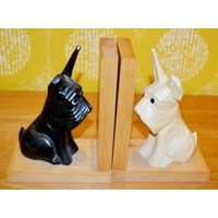 Wunderschöne Vintage Buchstützen 60Er Jahre Hunde Scottish Terrier Black & White Holz Retro Mid Century von ModernVintageProjekt